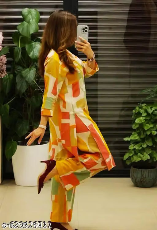 Multicolour Women Kurti With Bottomwear